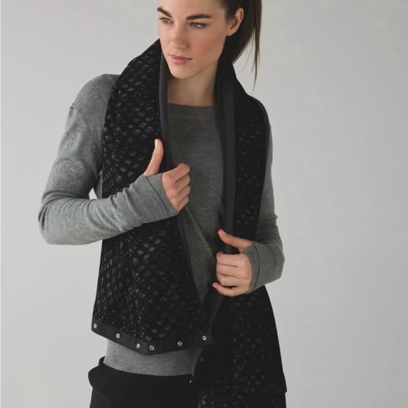 lululemon athletica Accessories - Lululemon Vinyasa Scraf
